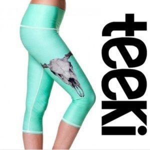 NWT Teeki Goddess Capri Legging Deer Medicine teal